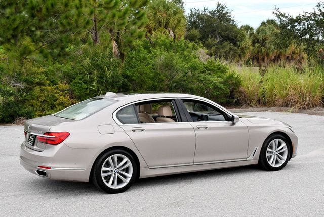 2016 BMW 7 Series 750i xDrive Sedan W/Luxury Rear Seating Package - 23085436 - 5