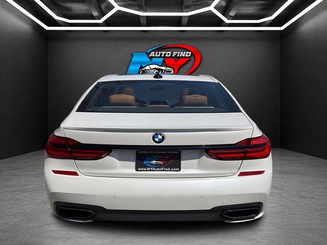 2016 BMW 7 Series CLEAN CARFAX, 750i, AWD, PAN SUNROOF, M SPORT, AUTOBAHN PKG - 23023172 - 11