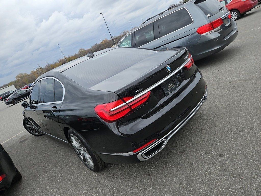 2016 Bmw 750i xDrive photo 2