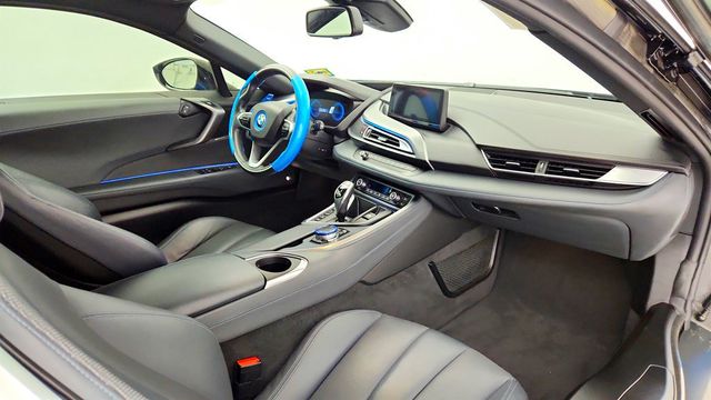 2016 BMW i8 2dr Cpe  - 23067911 - 23