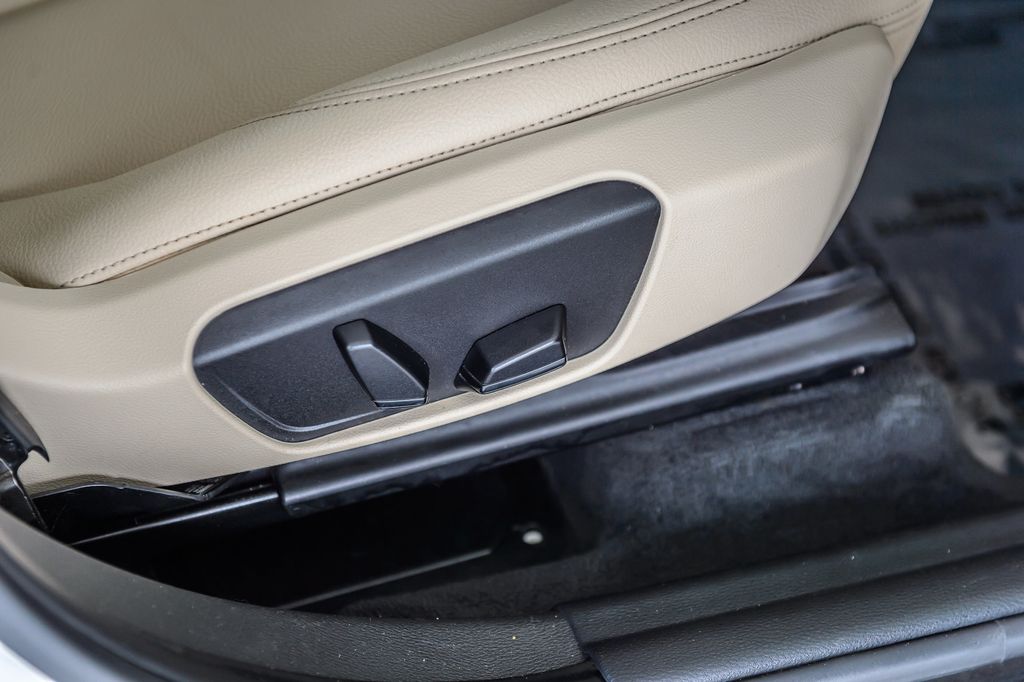 2016 BMW X1 X1 xDRIVE 28i - BACKUP CAM - PANO ROOF - SUPER CLEAN - 23082479 - 46