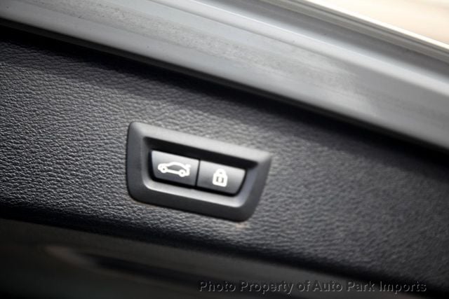 2016 BMW X3 xDrive28i - 22981558 - 44