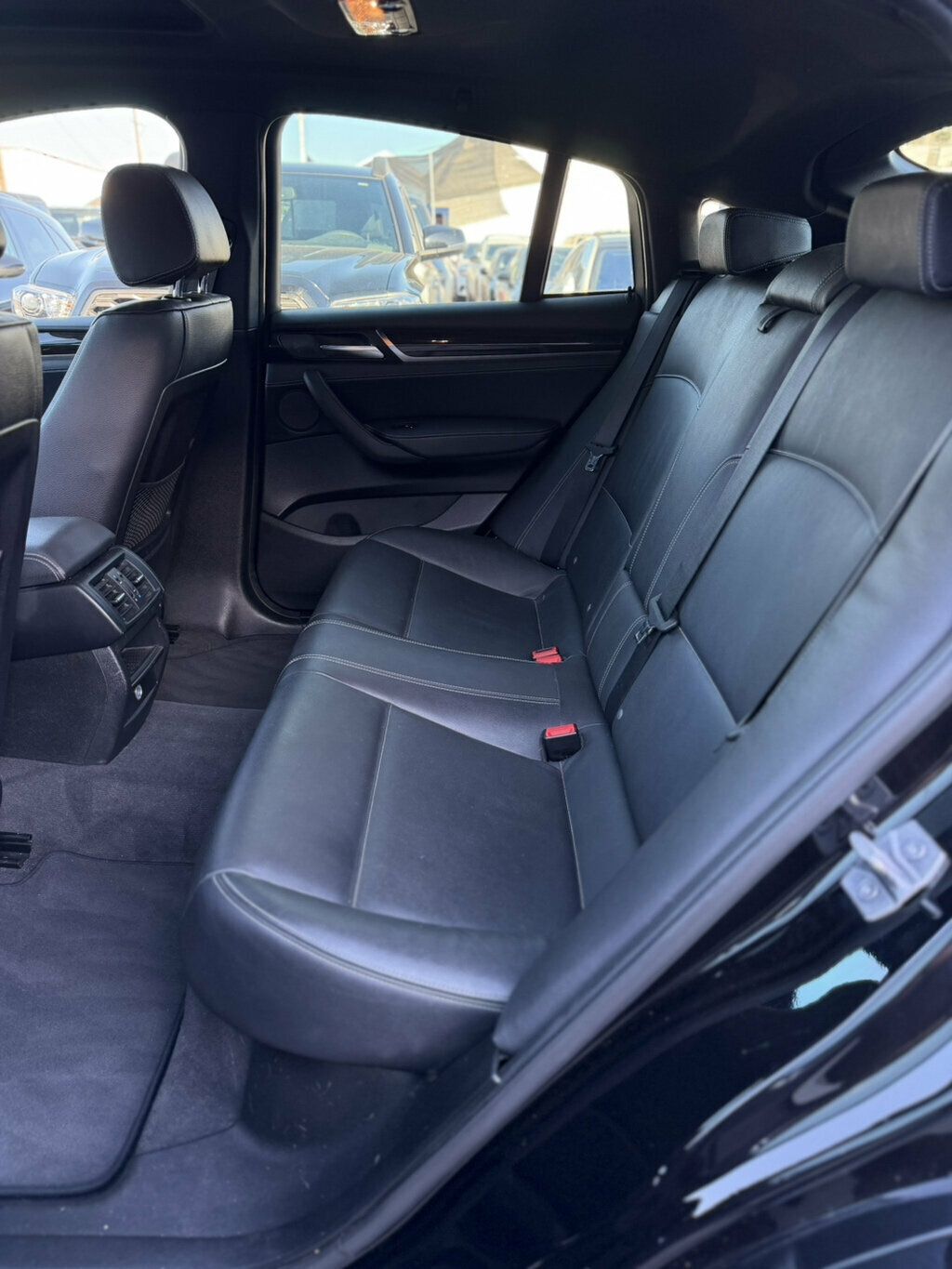 BMW X4 photo 8