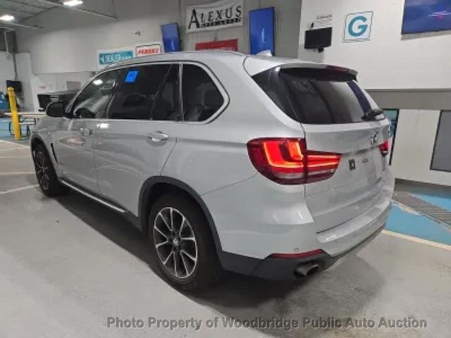 2016 BMW X5 xDrive35i - 23025364 - 16