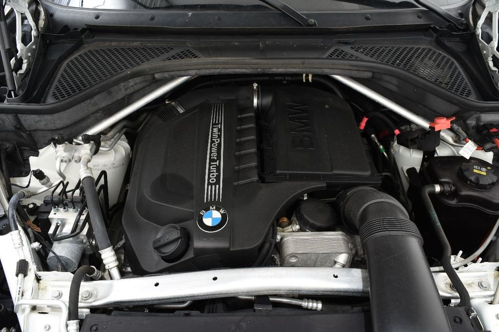  BMW X5 xDrive35i usado en Dip's Luxury Motors con servicio en Elizabeth, NJ, IID