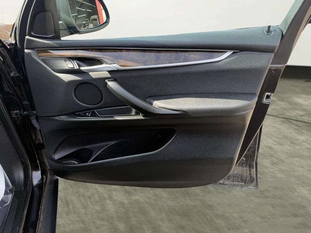 2016 BMW X5 xDrive35i - 22992277 - 27