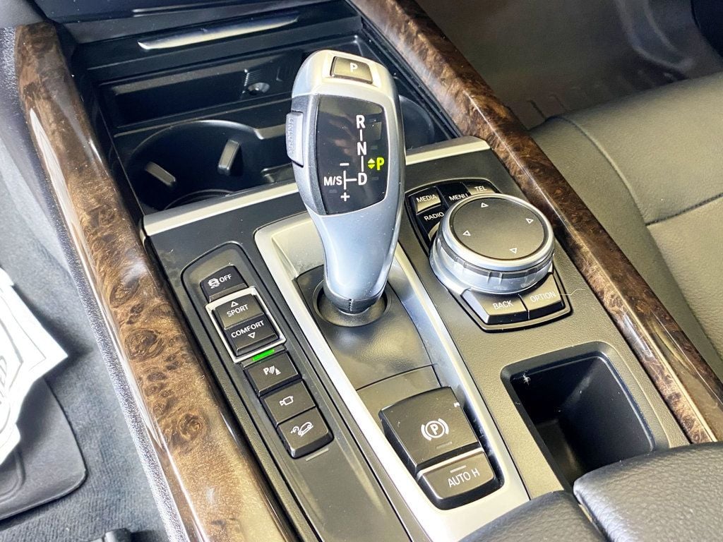 2016 BMW X5 xDrive35i - 22983212 - 40