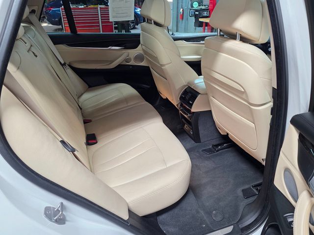 2016 BMW X5 xDrive35i - 23007047 - 46