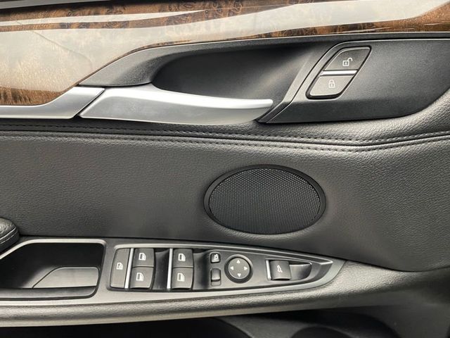 2016 BMW X5 xDrive35i - 22996393 - 9