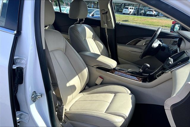2016 Buick LaCrosse 4dr Sedan Leather FWD - 23020225 - 11