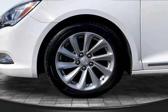 2016 Buick LaCrosse 4dr Sedan Leather FWD - 23020225 - 35