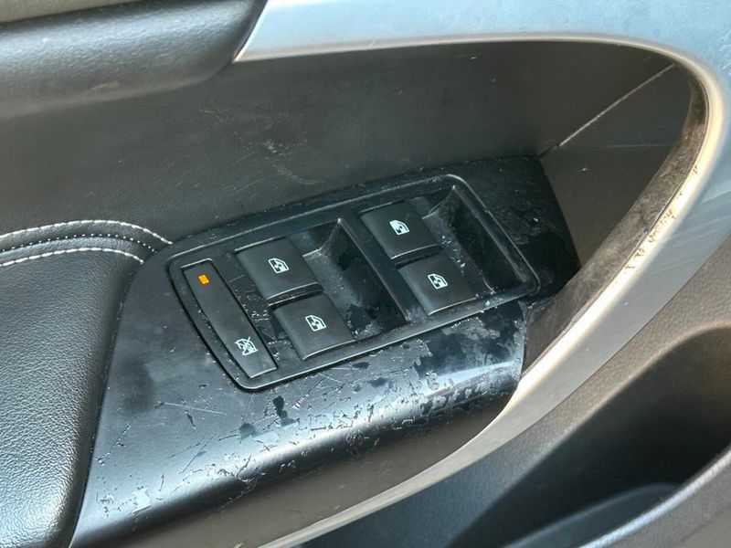 2016 Buick Regal 4dr Sedan Premium II FWD - 22883308 - 13