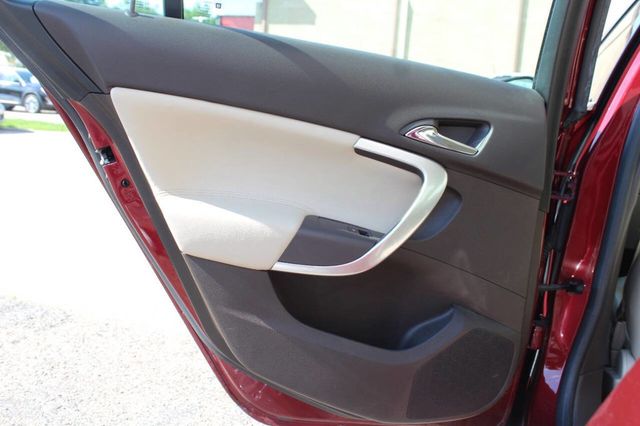 2016 Buick Regal 4dr Sedan Premium II FWD - 22887711 - 14