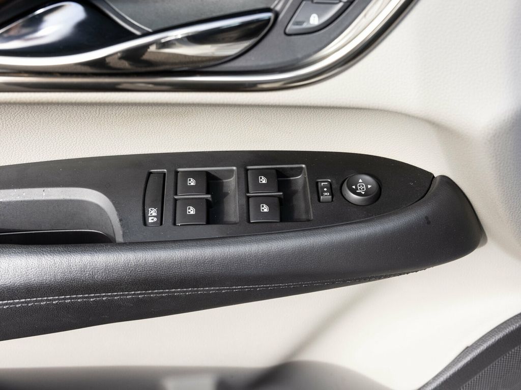 2016 Cadillac ATS Sedan Sun and Sound Package, Crystal White Tricoat, Luxury Preferred - 22976167 - 24