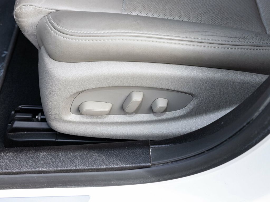 2016 Cadillac ATS Sedan Sun and Sound Package, Crystal White Tricoat, Luxury Preferred - 22976167 - 30