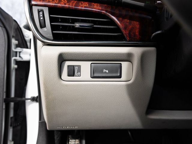 2016 Cadillac ATS Sedan Sun and Sound Package, Crystal White Tricoat, Luxury Preferred - 22976167 - 32