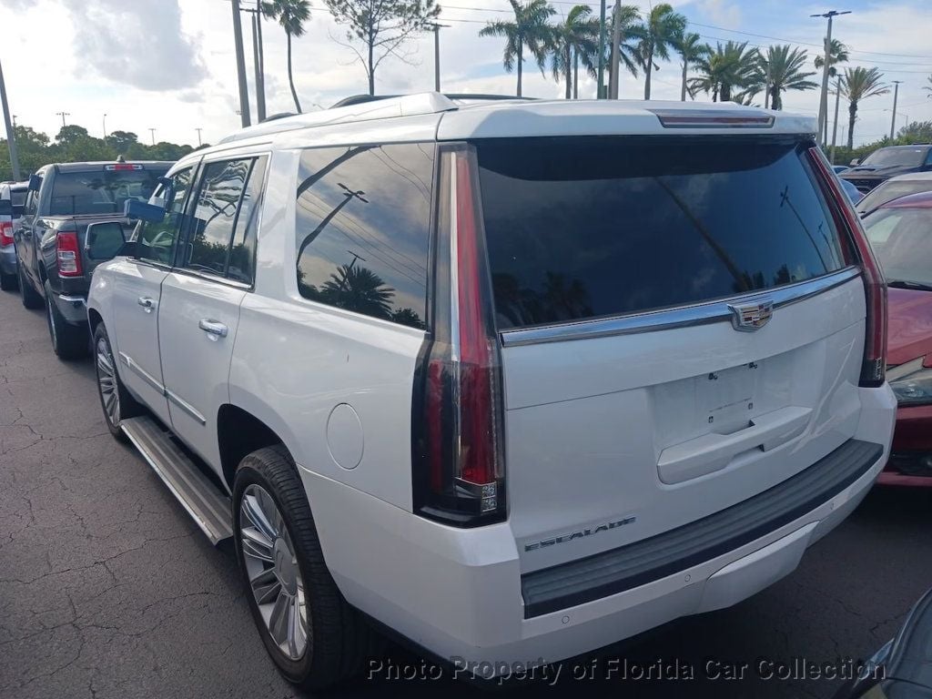 2016 Cadillac Escalade 2WD Platinum - 23018851 - 2