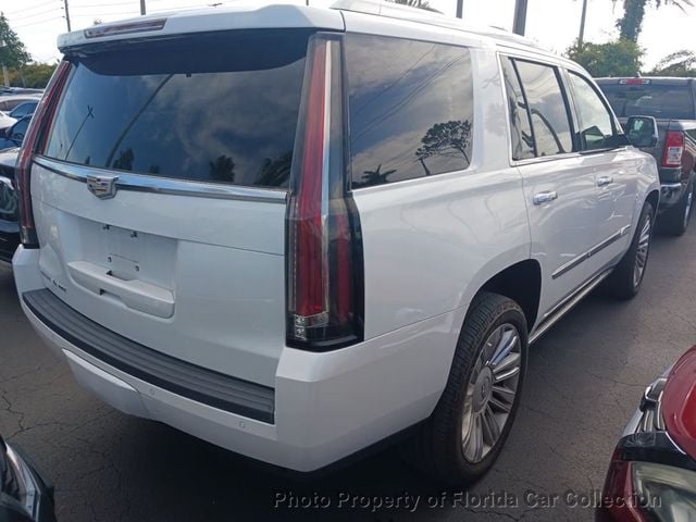 2016 Cadillac Escalade 2WD Platinum - 23018851 - 3