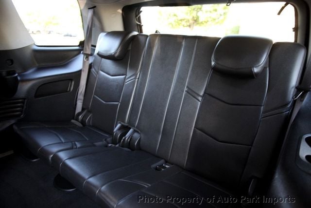 2016 Cadillac Escalade 4WD 4dr Luxury Collection - 23038280 - 28