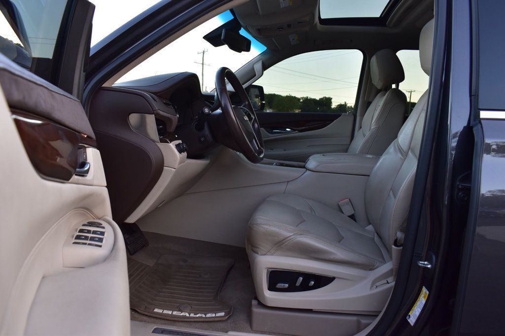 2016 Cadillac Escalade Luxury photo 13