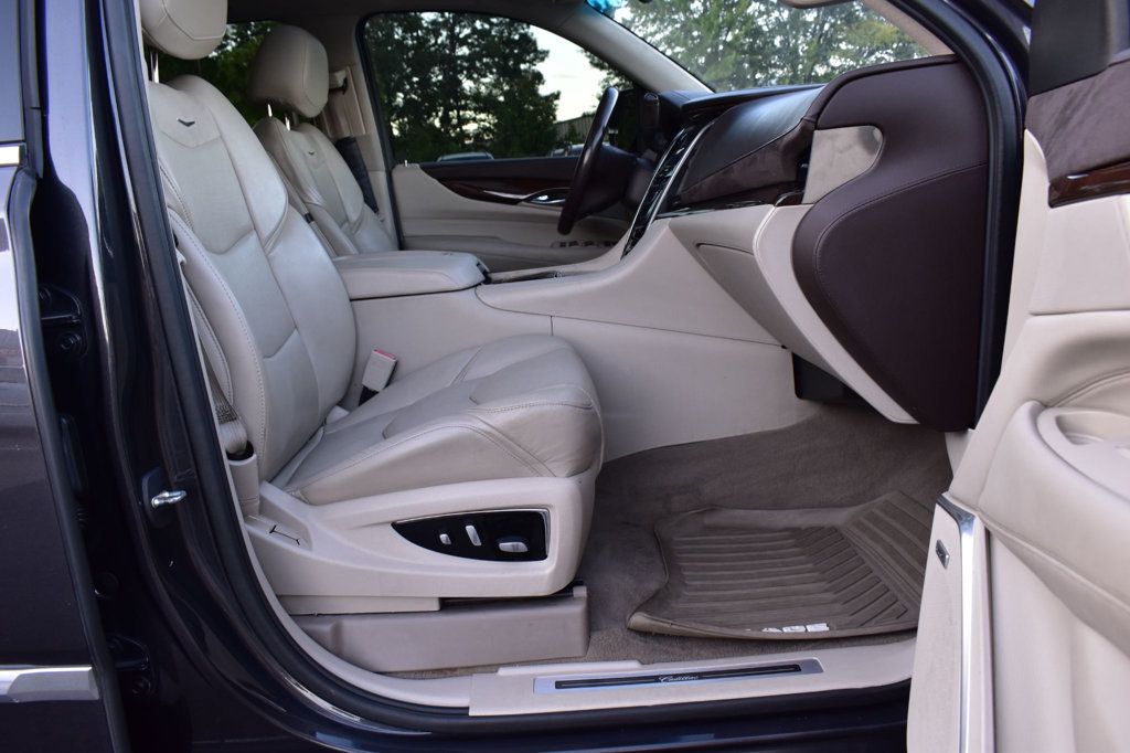 2016 Cadillac Escalade Luxury photo 16