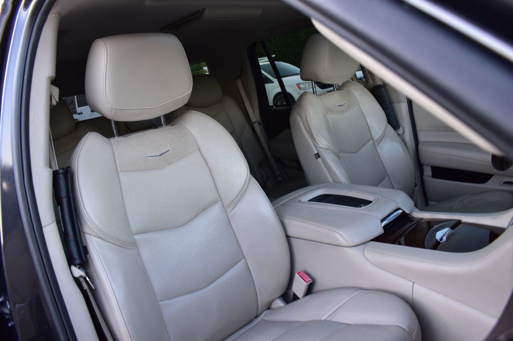 2016 Cadillac Escalade Luxury photo 17