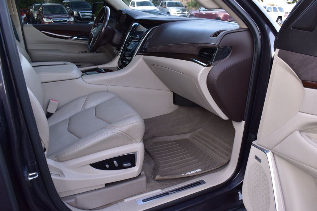 2016 Cadillac Escalade Luxury photo 18