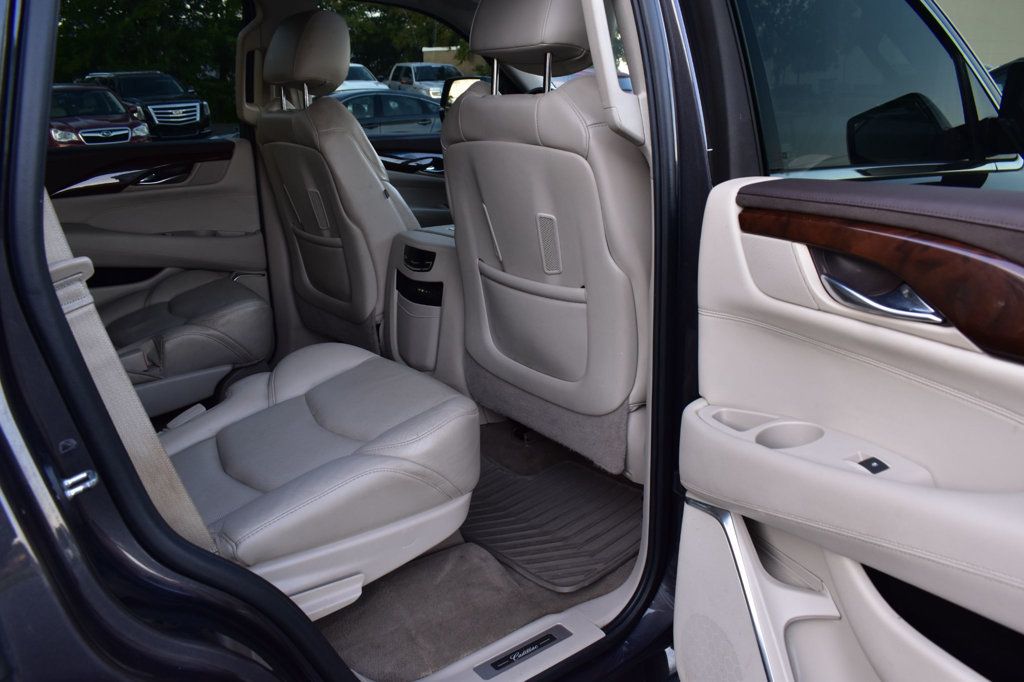 2016 Cadillac Escalade Luxury photo 21