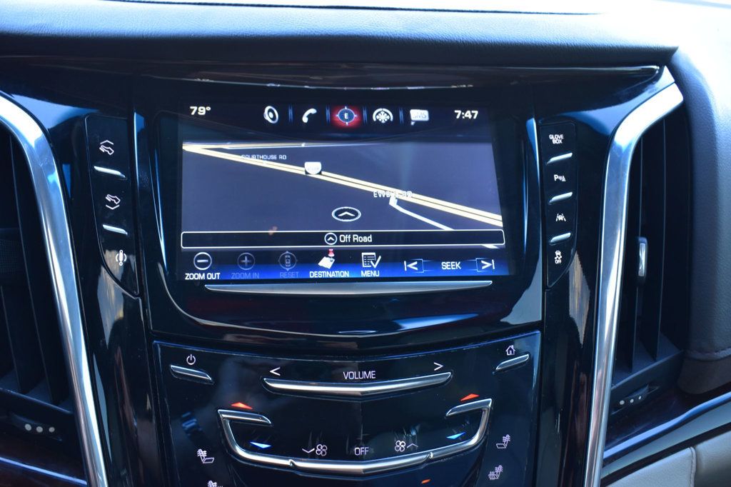 2016 Cadillac Escalade Luxury photo 32