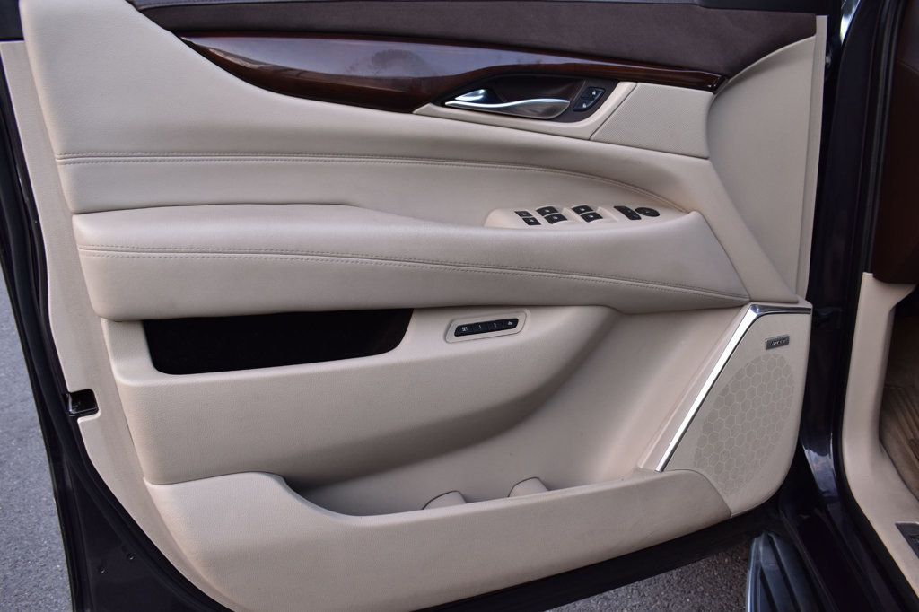 2016 Cadillac Escalade Luxury photo 49