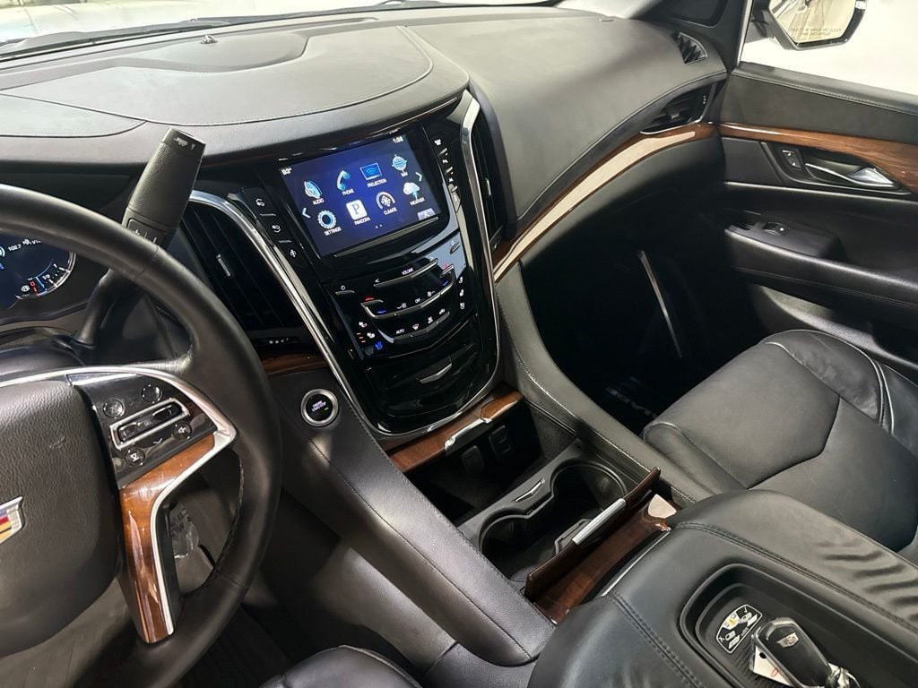 2016 Cadillac Escalade 4WD 4dr Luxury Collection - 23043415 - 22