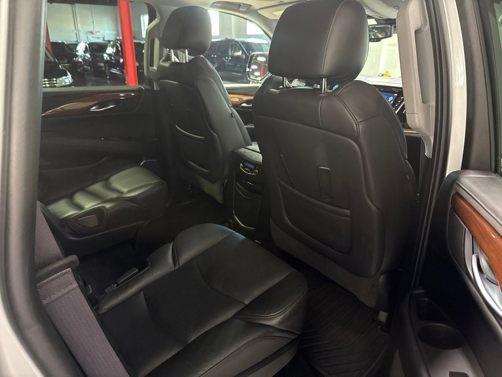 2016 Cadillac Escalade 4WD 4dr Luxury Collection - 23043415 - 30