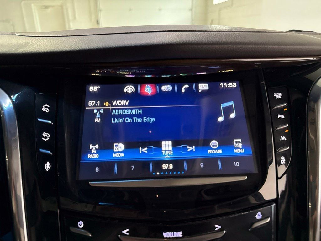 2016 Cadillac Escalade 4WD 4dr Luxury Collection - 23085501 - 16
