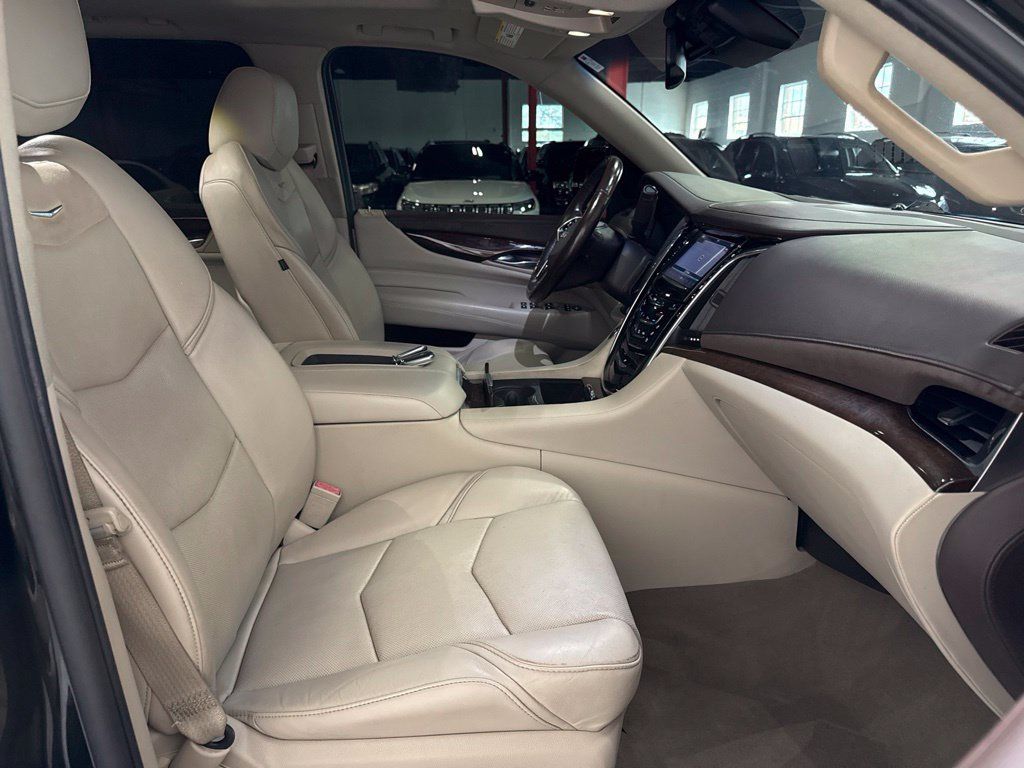 2016 Cadillac Escalade 4WD 4dr Luxury Collection - 23085501 - 29