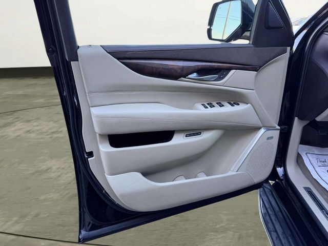 2016 Cadillac Escalade 4WD 4dr Luxury Collection - 23043869 - 17