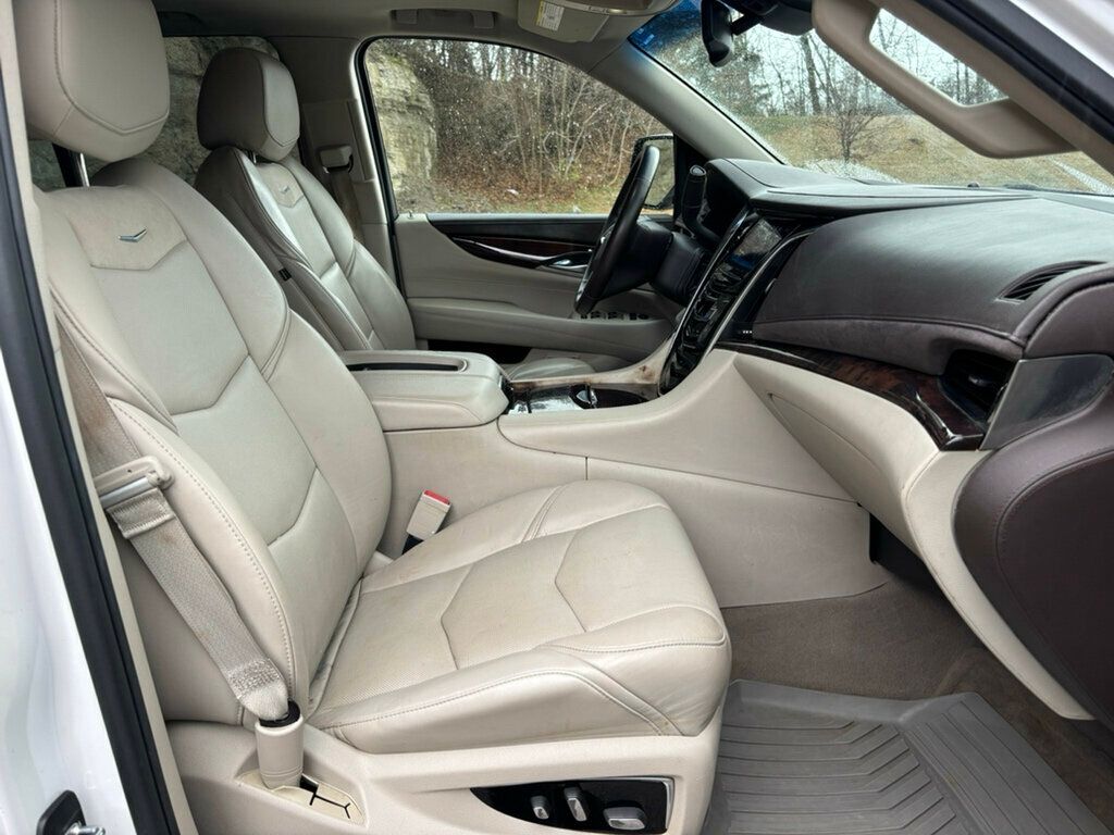 2016 Cadillac Escalade 4WD 4dr Luxury Collection - 22970307 - 13