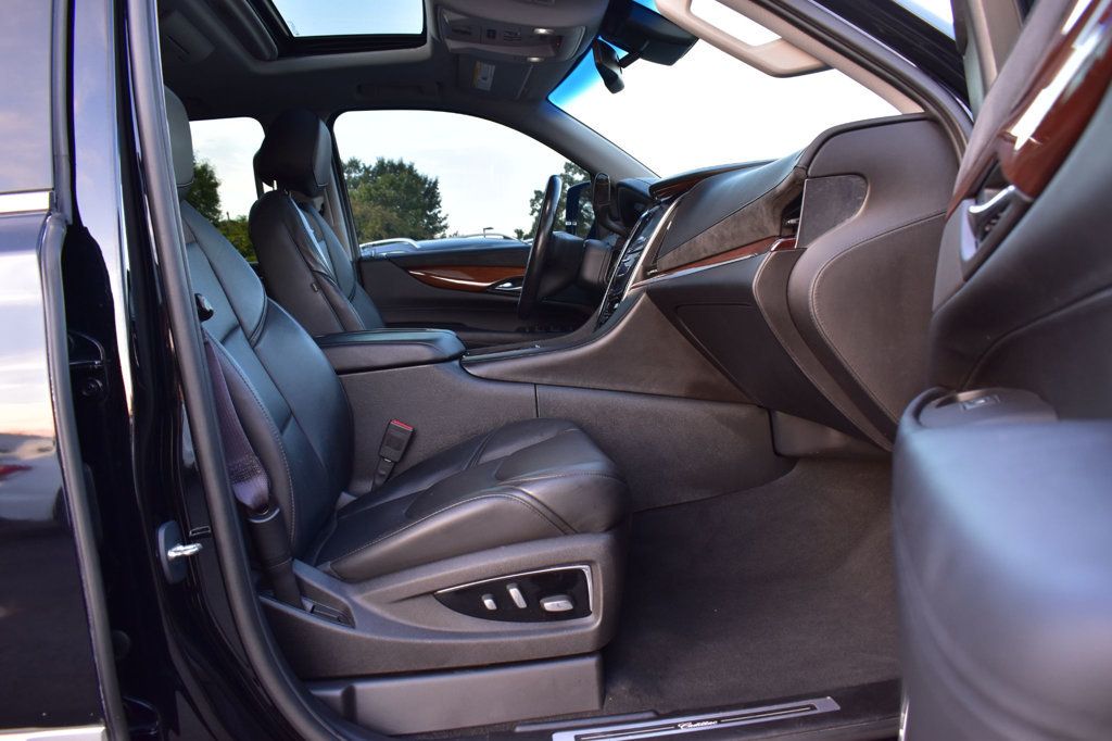 2016 Cadillac Escalade Premium photo 16
