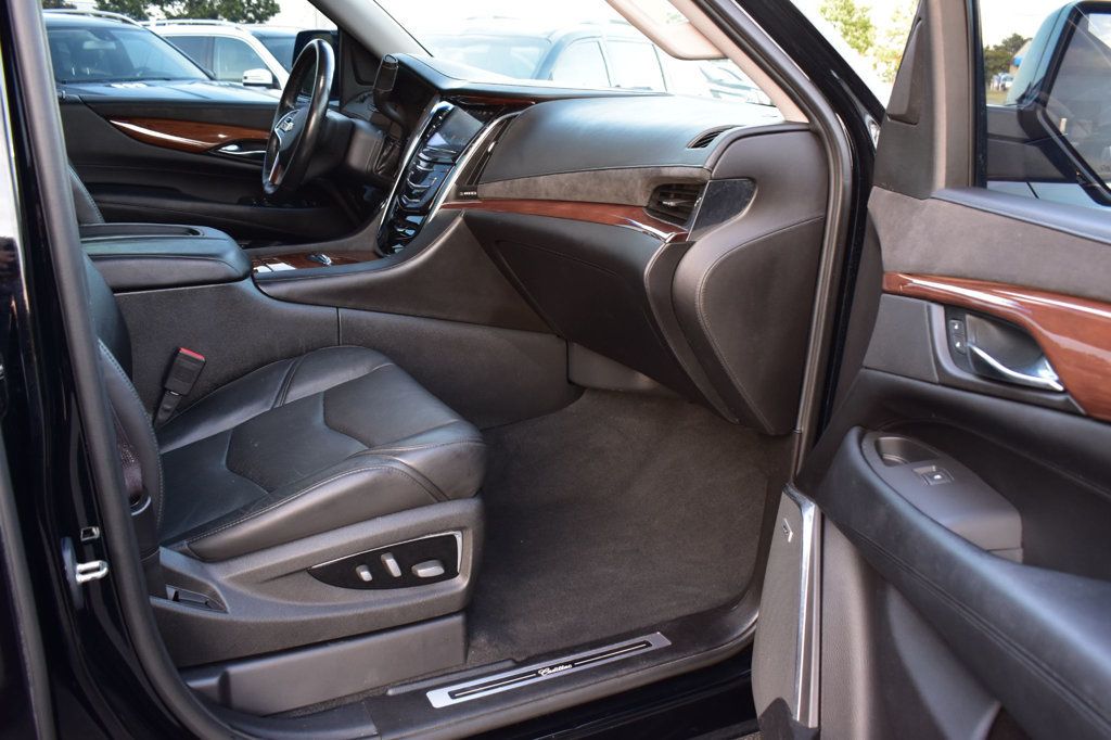 2016 Cadillac Escalade Premium photo 18
