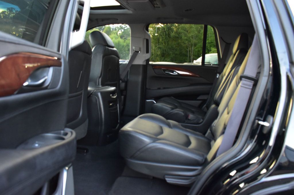 2016 Cadillac Escalade Premium photo 19