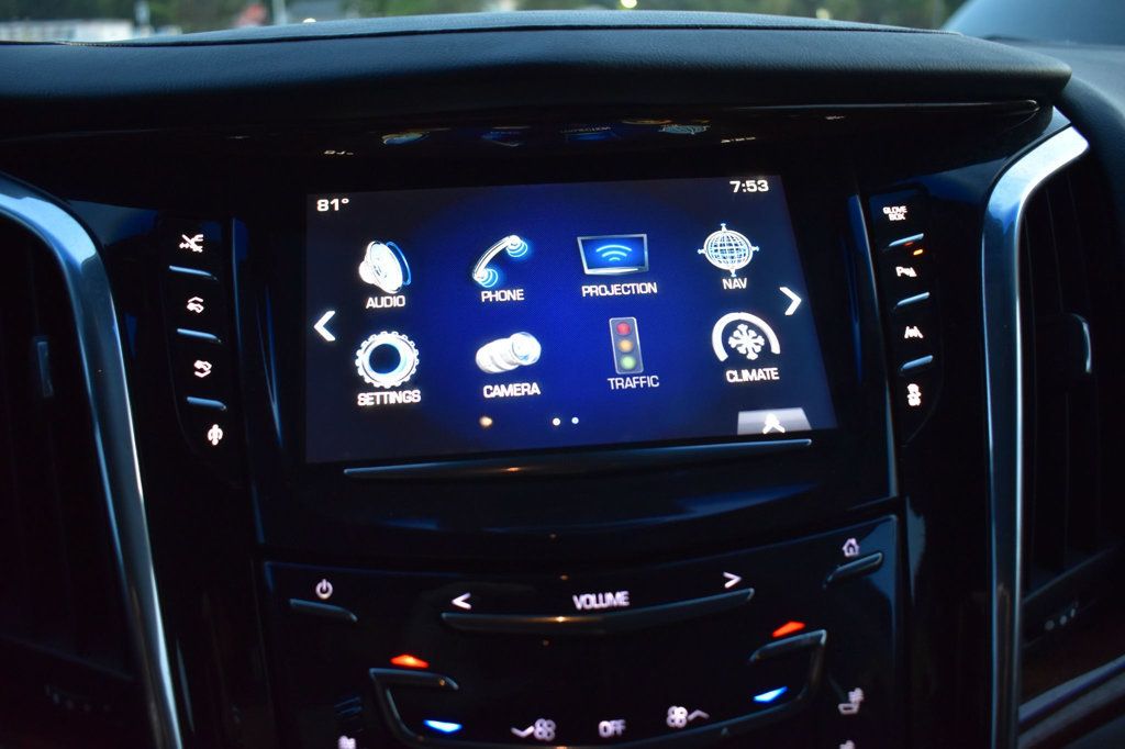 2016 Cadillac Escalade Premium photo 30