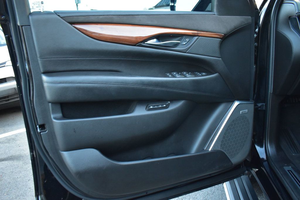 2016 Cadillac Escalade Premium photo 50