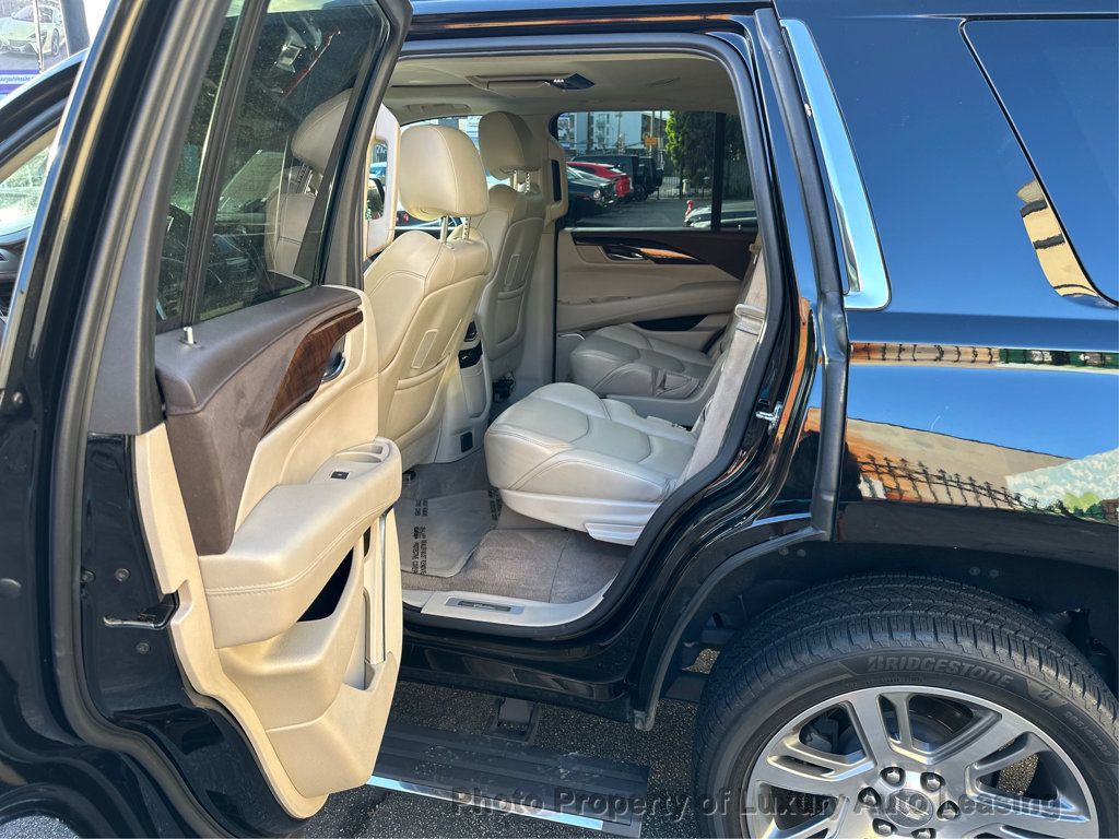 2016 Cadillac Escalade Premium photo 10