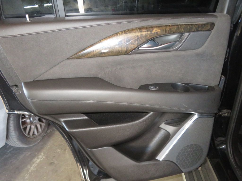 2016 Cadillac Escalade EXTRA CLEAN PLATINUM ESCALDE 4X4 2OWNER 4X4 6.2  - 22977733 - 18