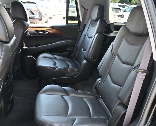 2016 Cadillac Escalade Luxury Collection - 23036574 - 12