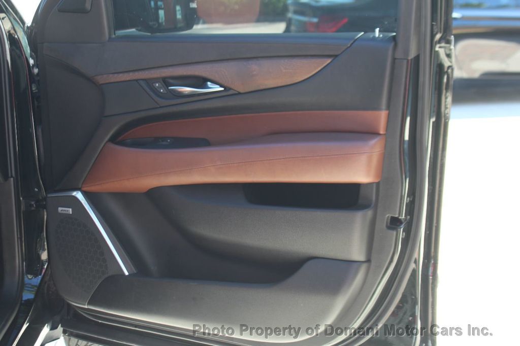 2016 Cadillac Escalade Luxury photo 19