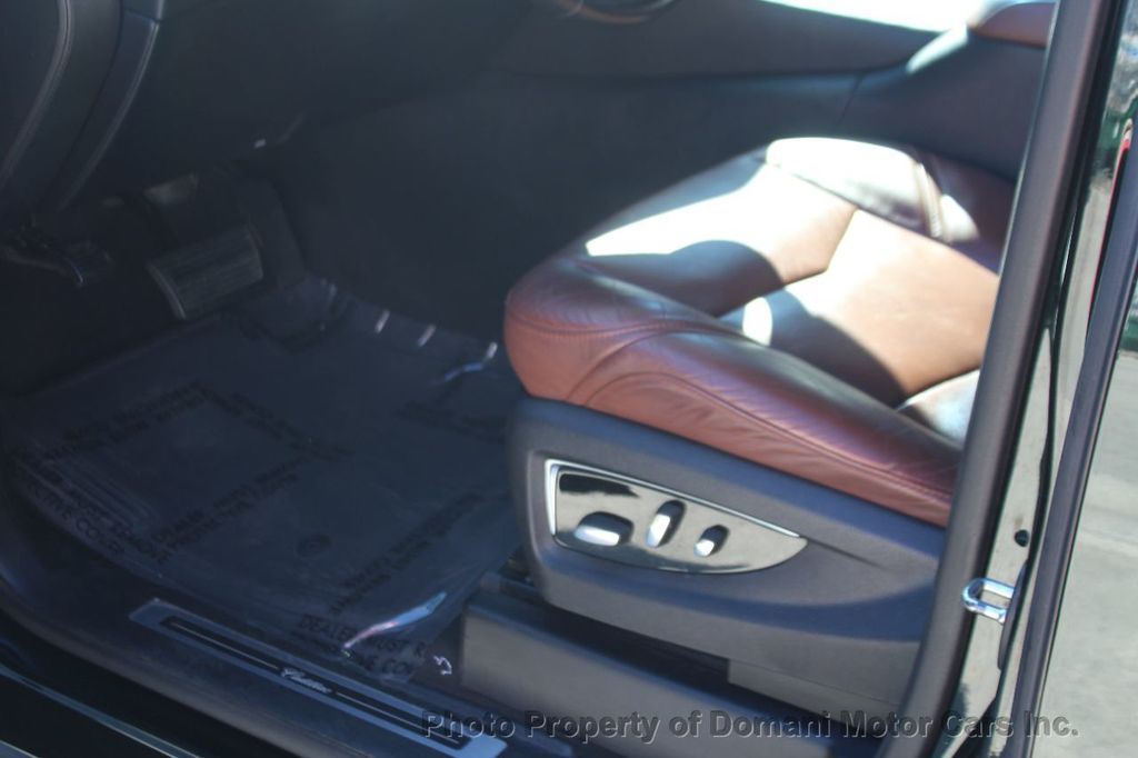 2016 Cadillac Escalade Luxury photo 21