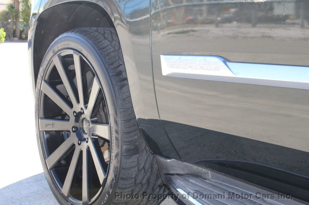 2016 Cadillac Escalade Luxury photo 25
