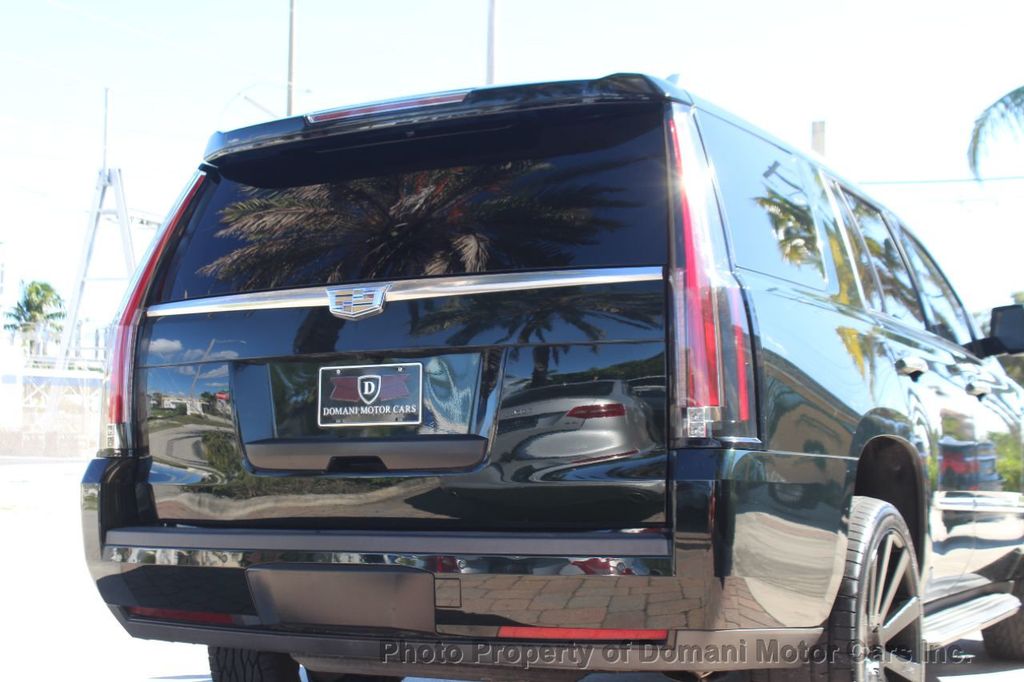 2016 Cadillac Escalade Luxury photo 27