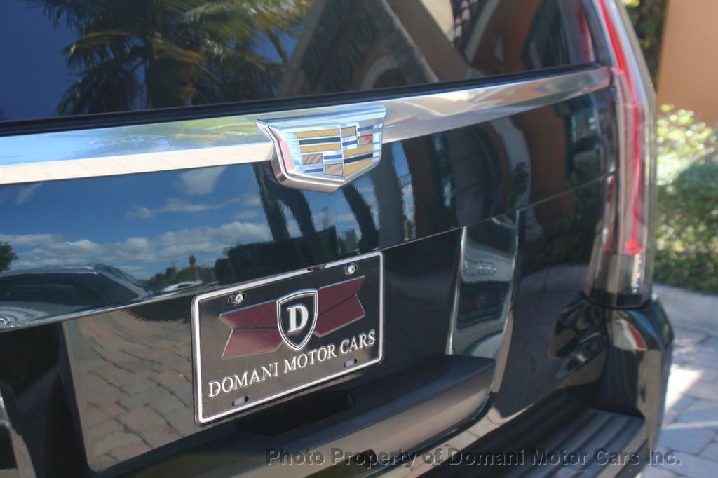2016 Cadillac Escalade Luxury photo 28