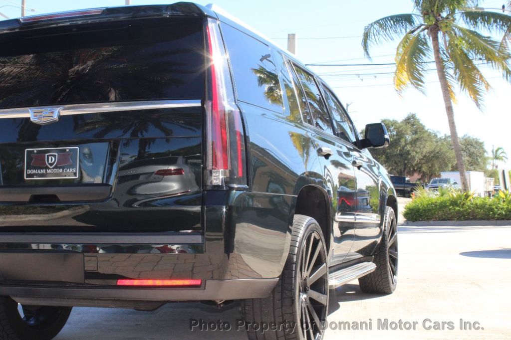 2016 Cadillac Escalade Luxury photo 29